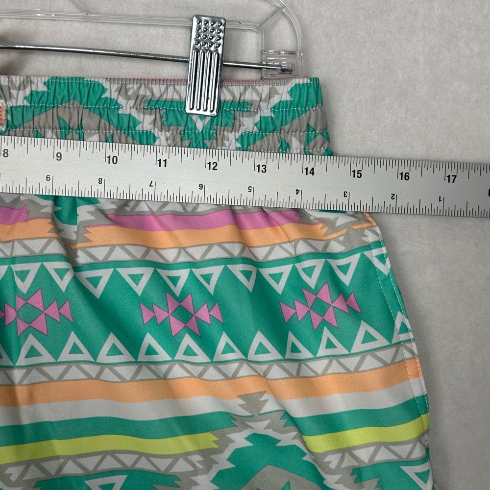 Chubbies Men's Swim Trunks Medium Green Aztec Print 5.5 Inseam - Picture 5 of 5